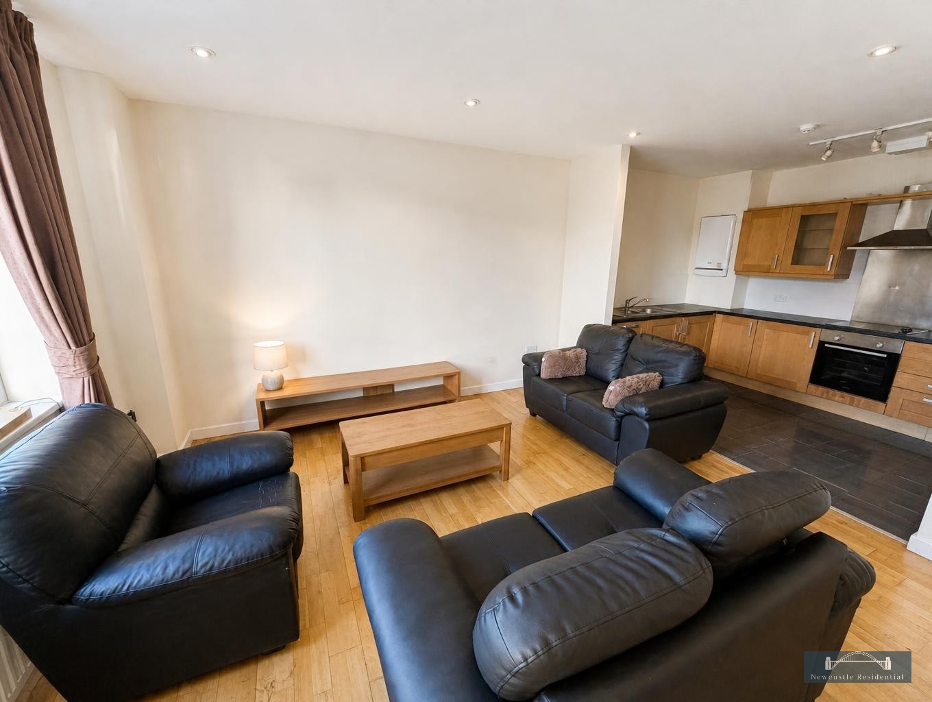 Whitewell Court · photo 1