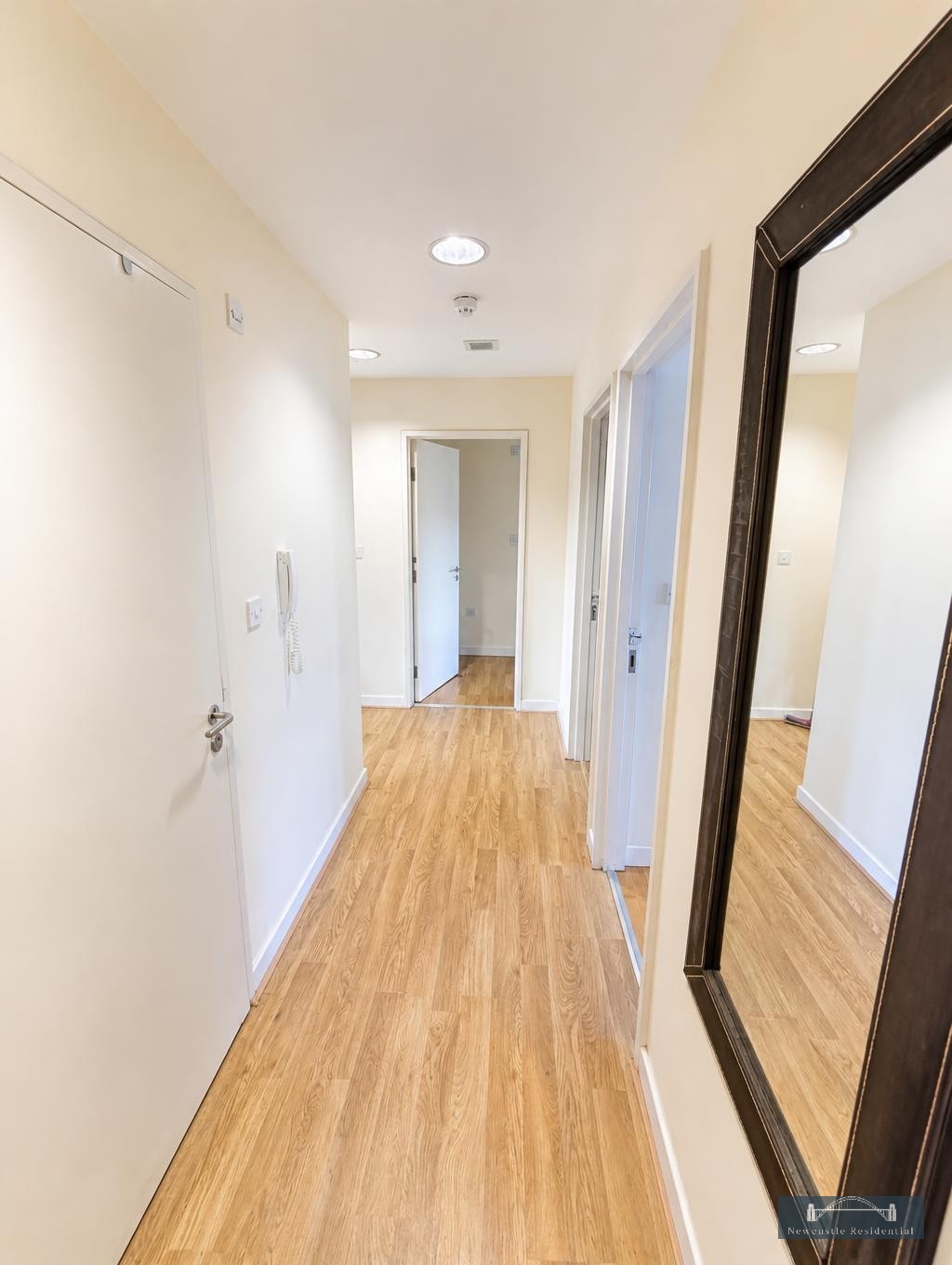 Whitewell Court · photo 1